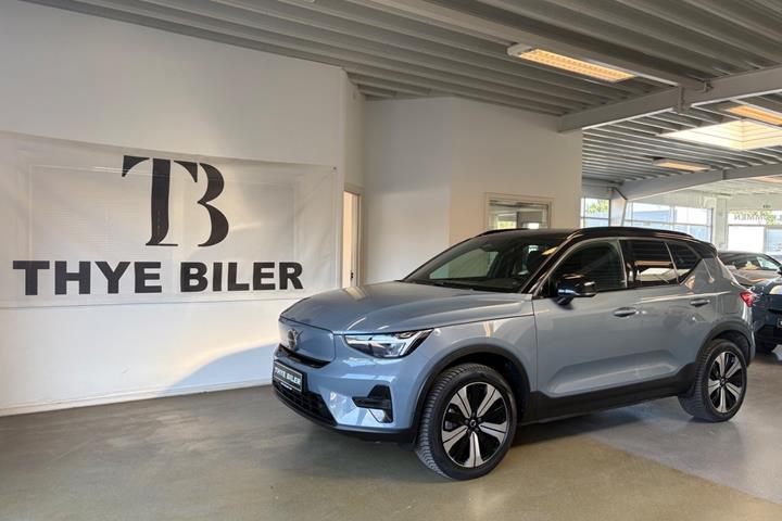 Grå Volvo XC40 fra 2023