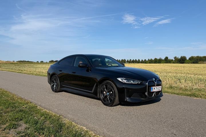Sort BMW i4 fra 2023