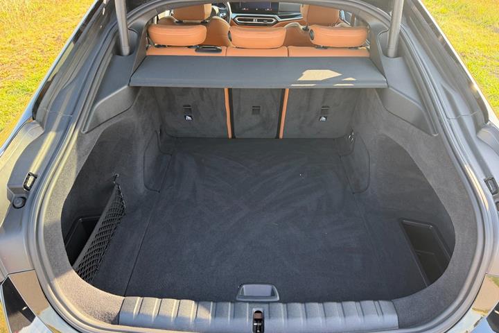 Sort BMW i4 fra 2023
