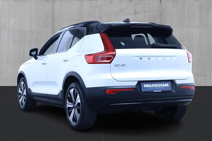 Hvid Volvo XC40 fra 2022