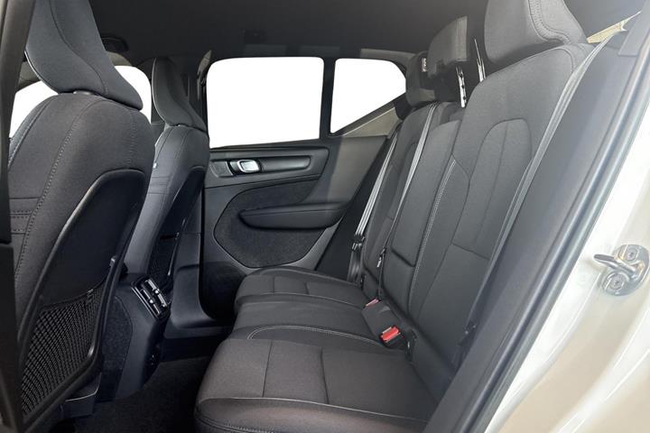 Hvid Volvo XC40 fra 2022