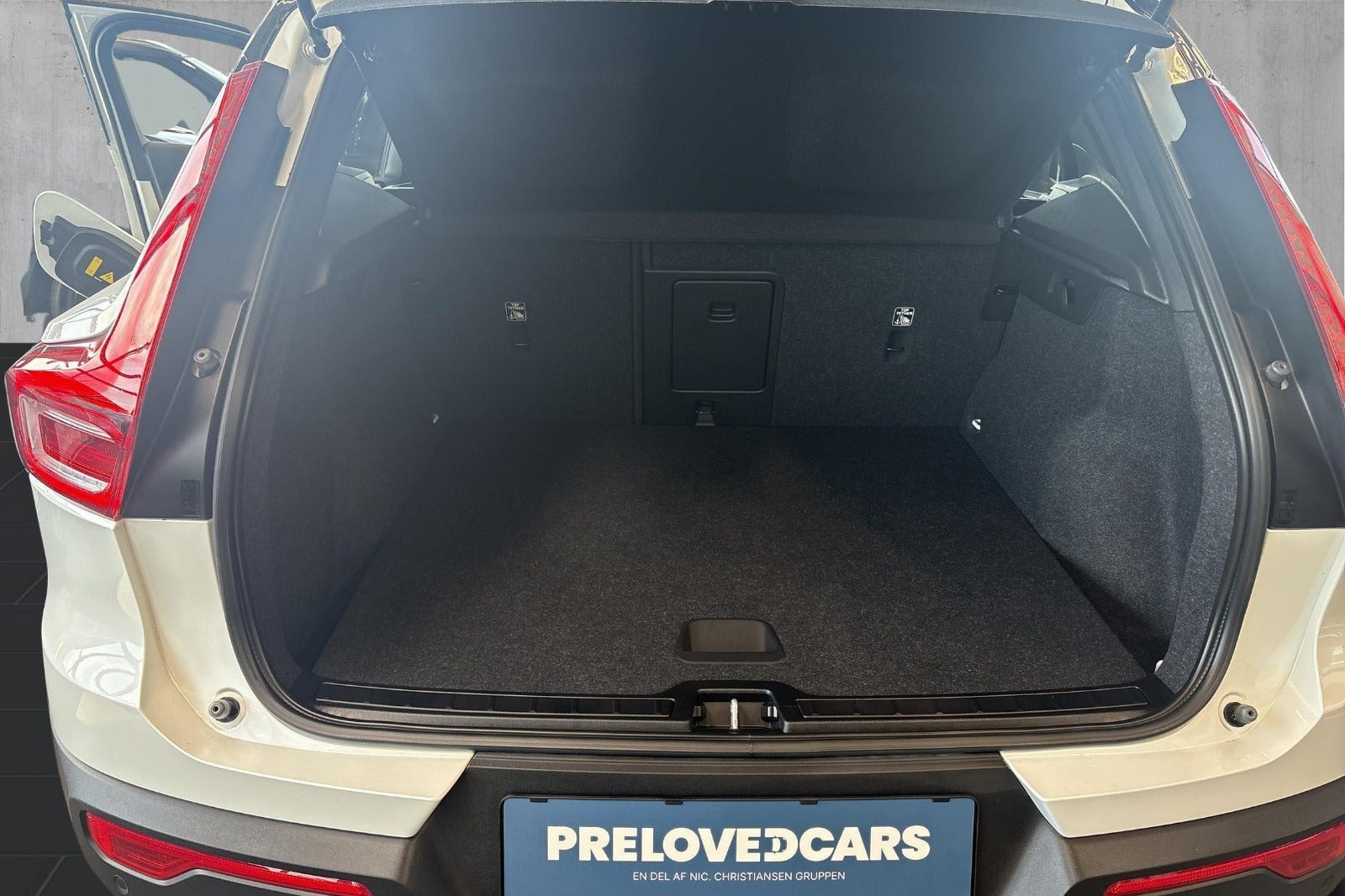 Hvid Volvo XC40 fra 2022