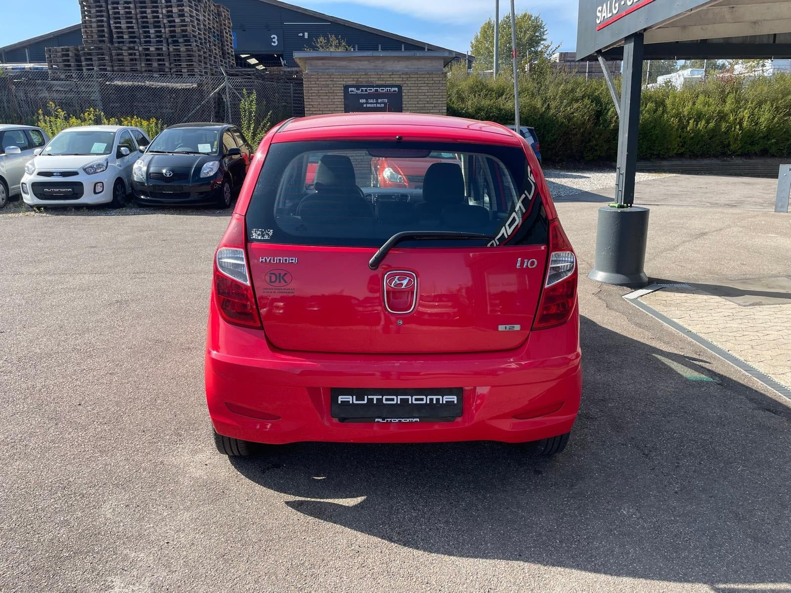 Rød Hyundai i10 fra 2013