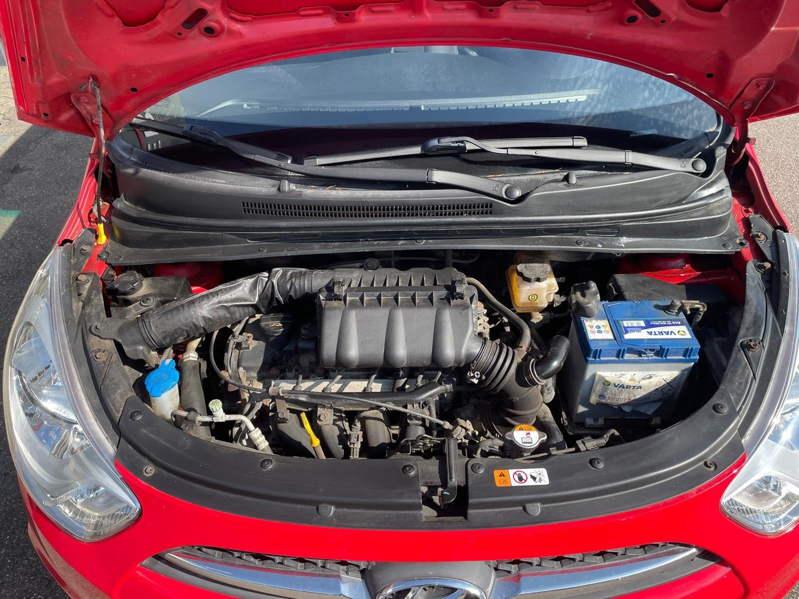 Rød Hyundai i10 fra 2013