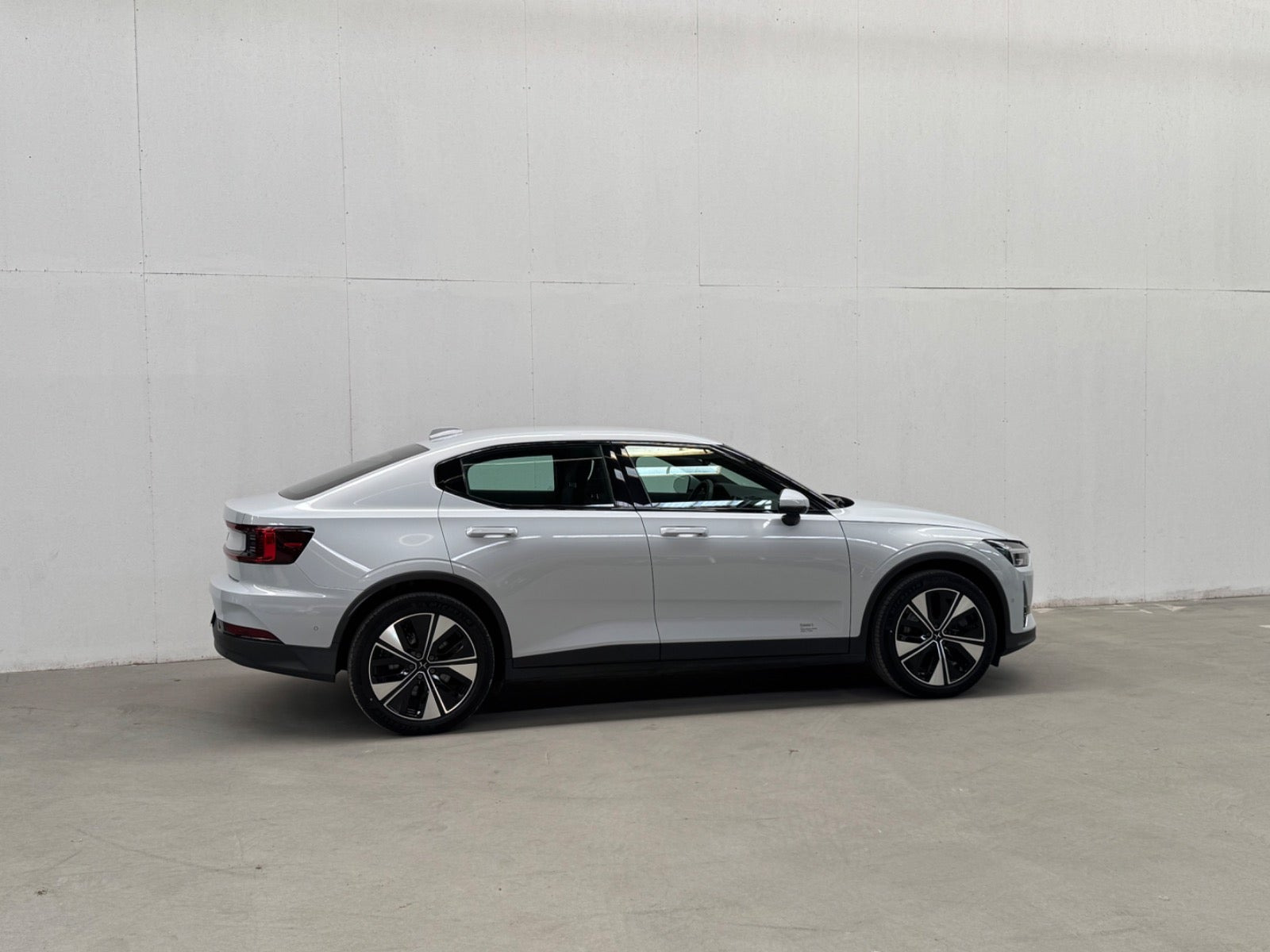 Hvid Polestar 2 fra 2022