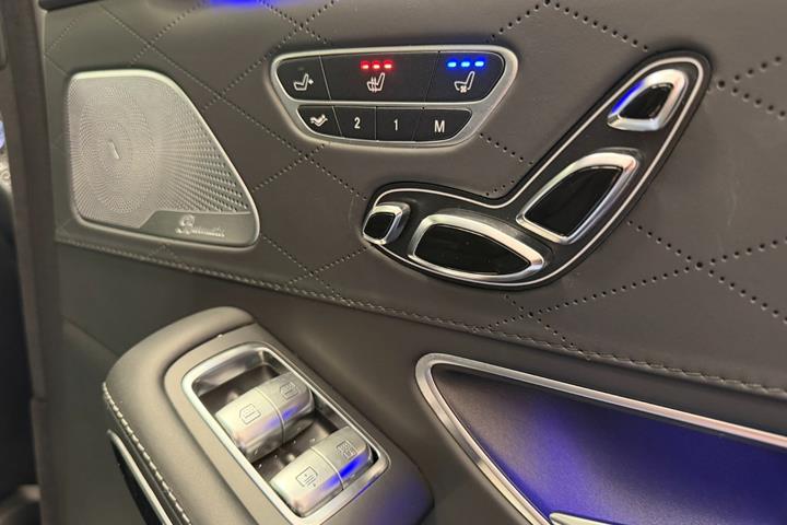 Sort Mercedes S63 fra 2015