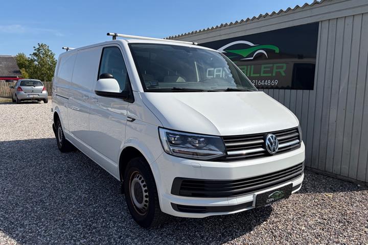 Hvid VW Transporter fra 2017