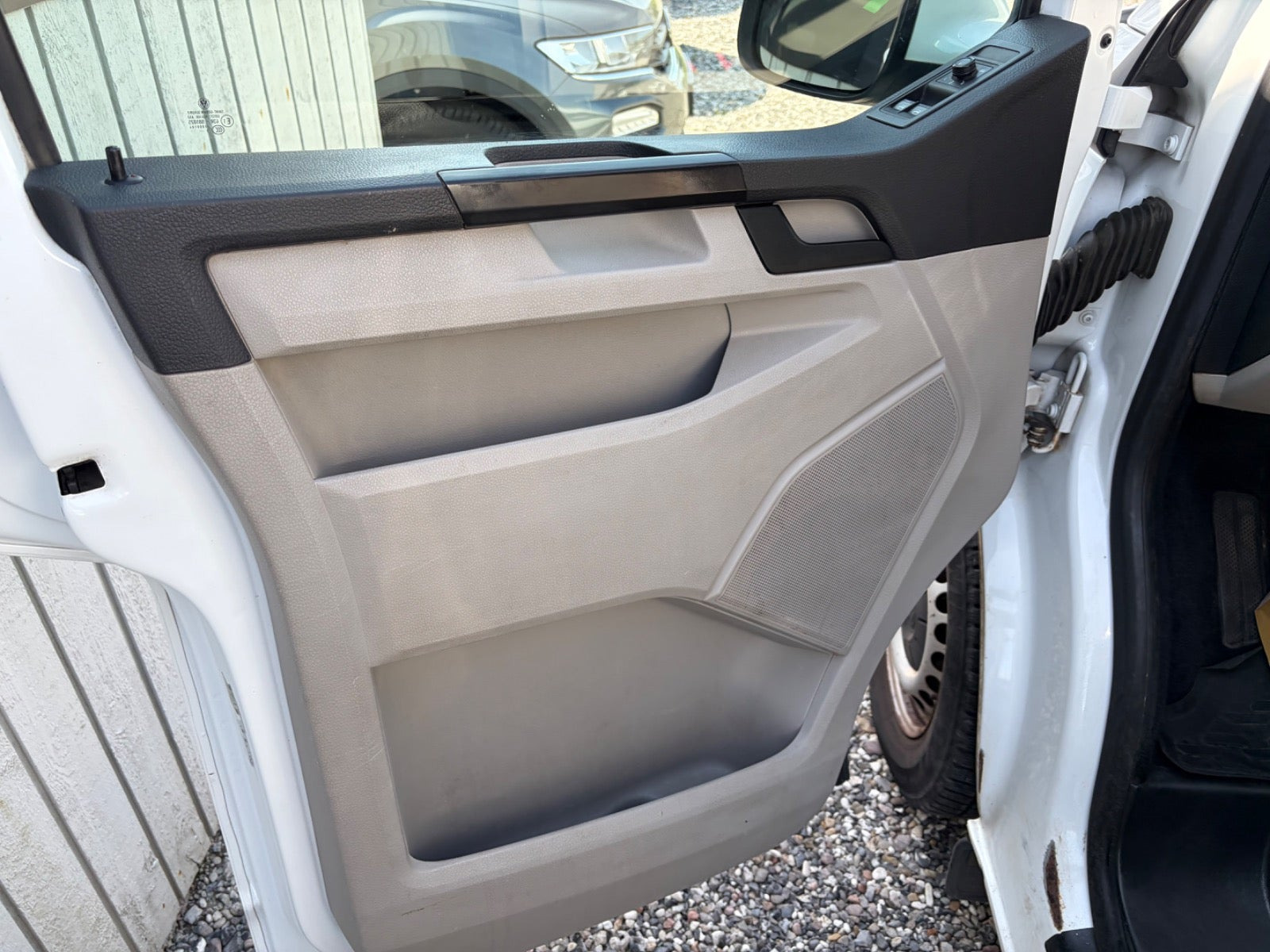 Hvid VW Transporter fra 2017