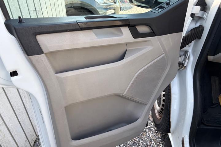 Hvid VW Transporter fra 2017