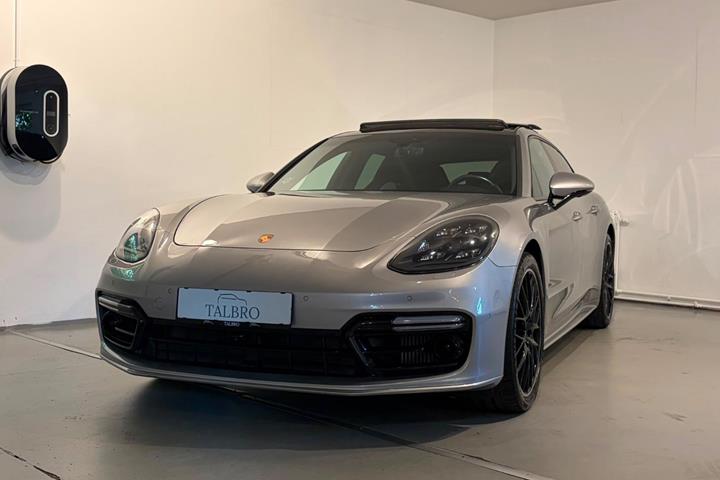 Sølv Porsche Panamera 4 fra 2019