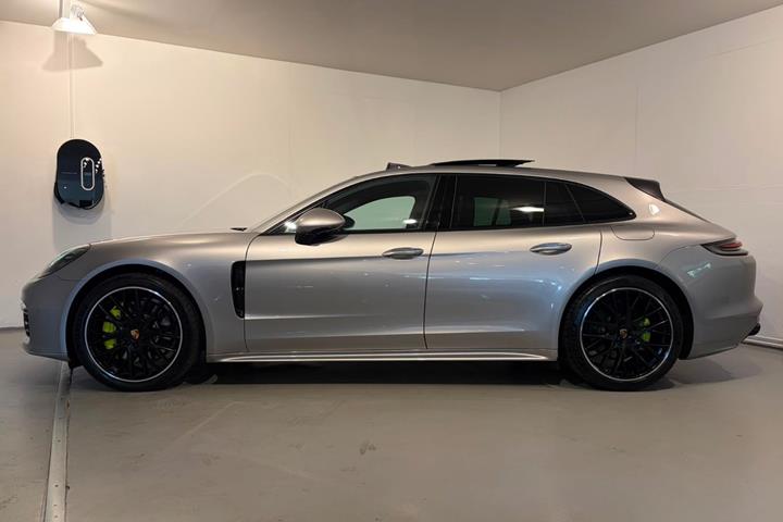 Sølv Porsche Panamera 4 fra 2019