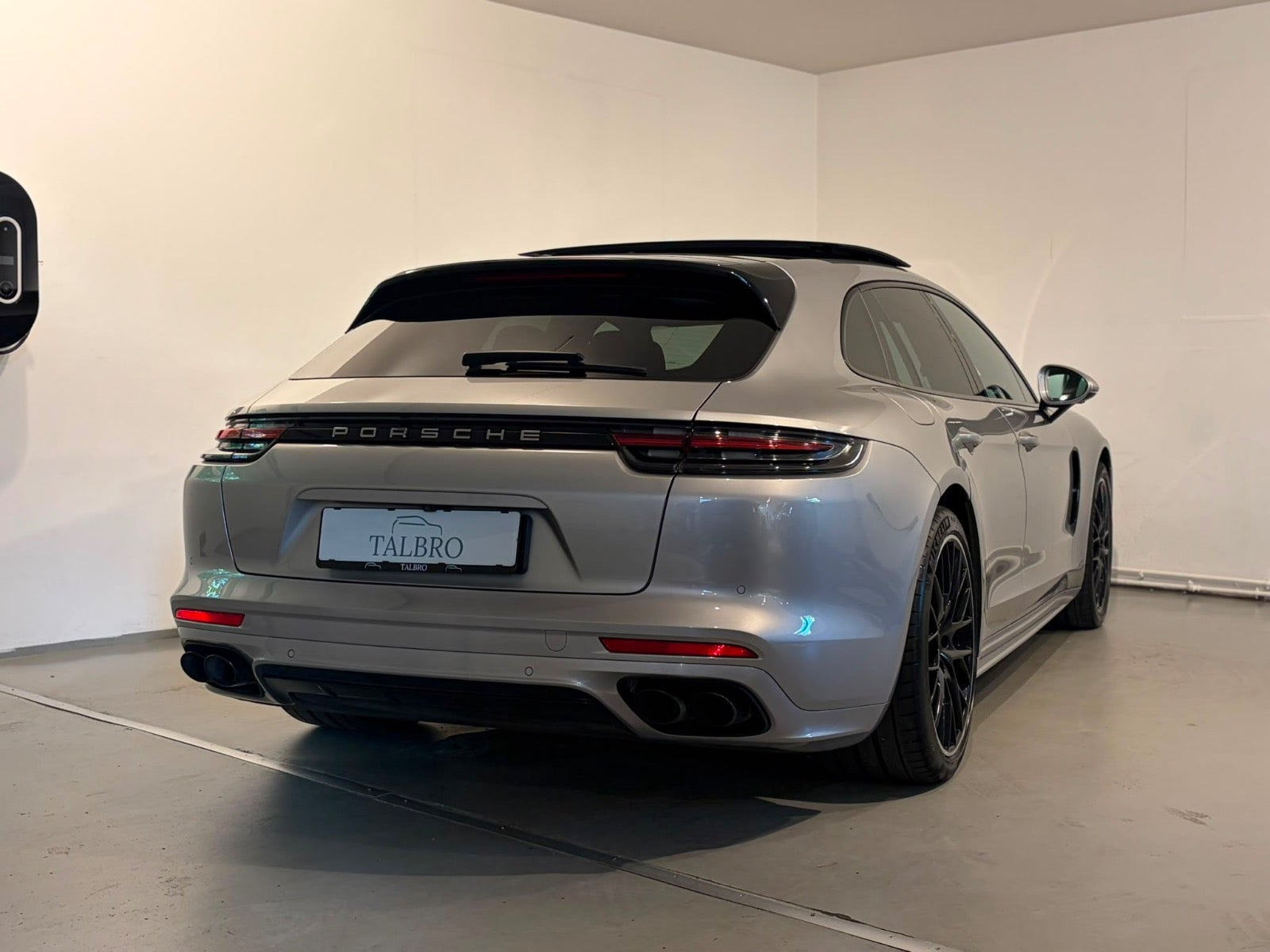 Sølv Porsche Panamera 4 fra 2019