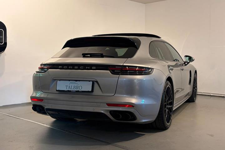 Sølv Porsche Panamera 4 fra 2019