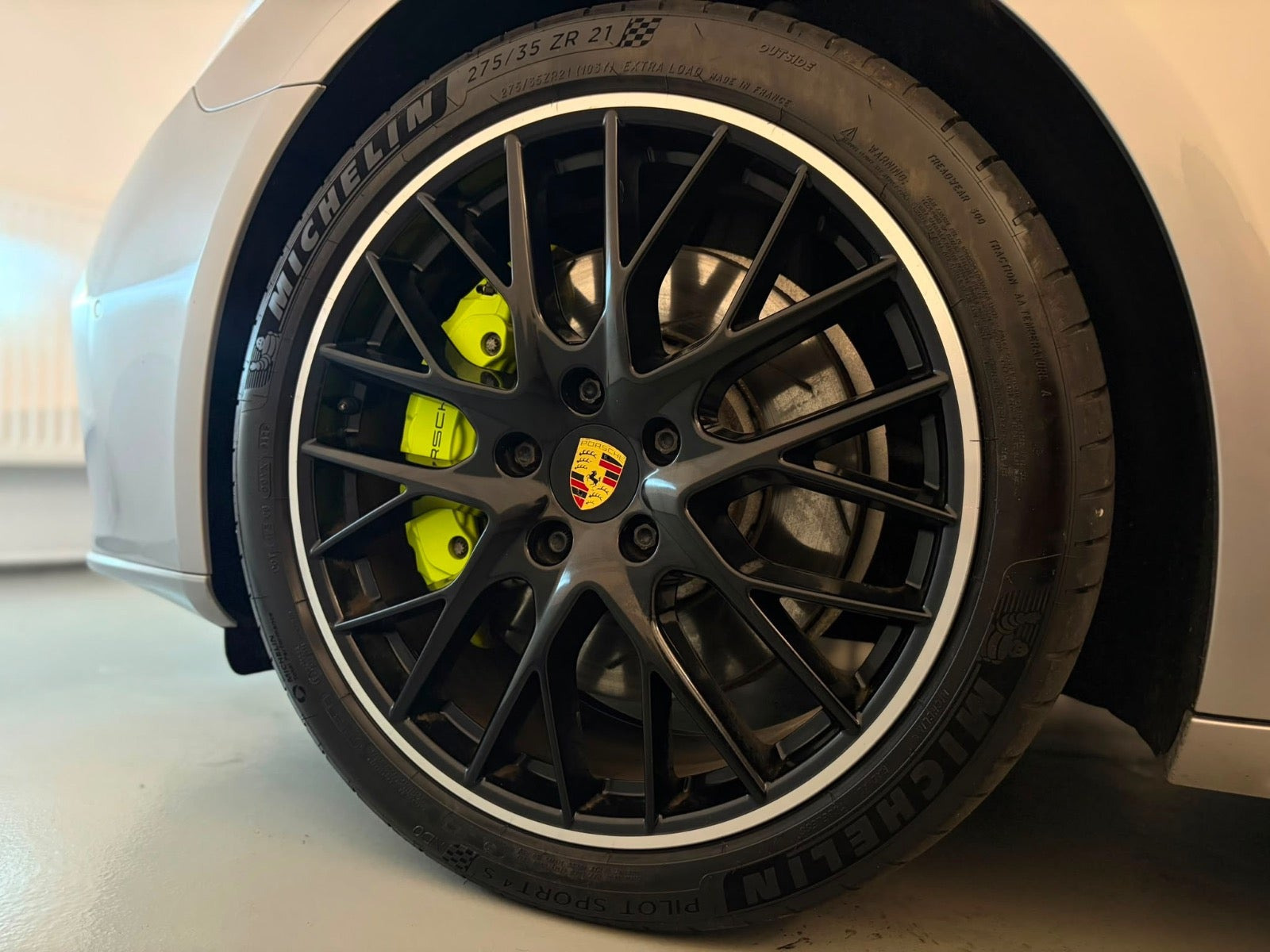 Sølv Porsche Panamera 4 fra 2019