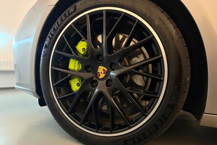 Sølv Porsche Panamera 4 fra 2019