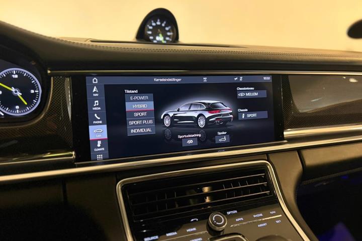 Sølv Porsche Panamera 4 fra 2019