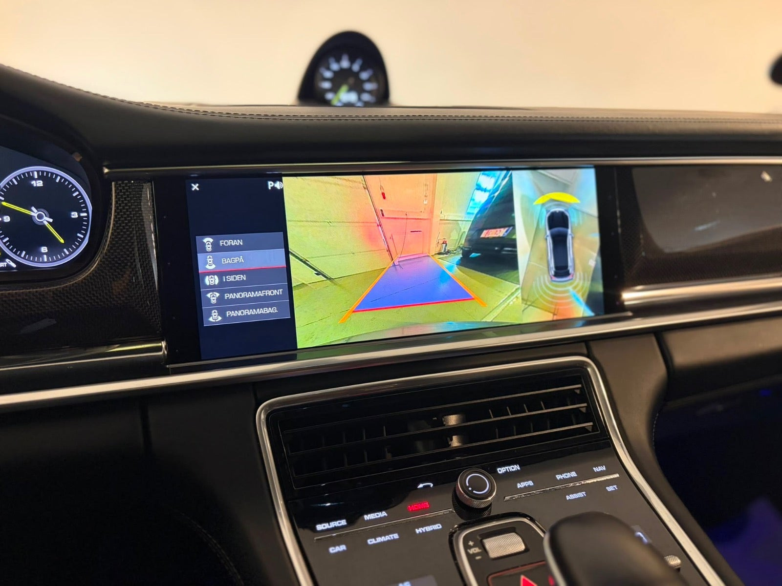 Sølv Porsche Panamera 4 fra 2019
