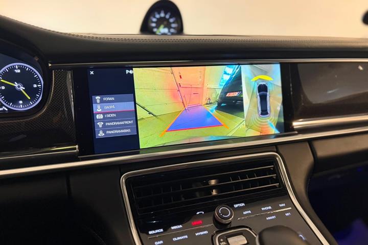 Sølv Porsche Panamera 4 fra 2019
