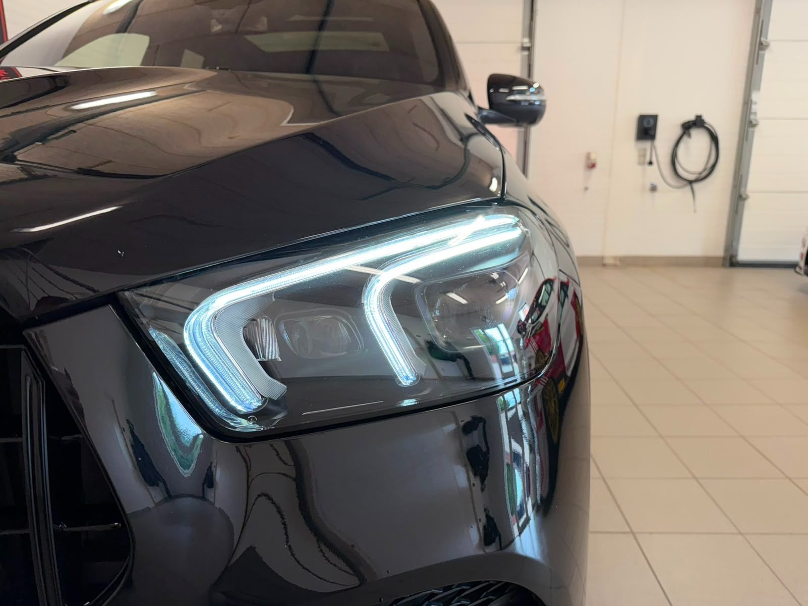 Sort Mercedes GLE350 de fra 2023