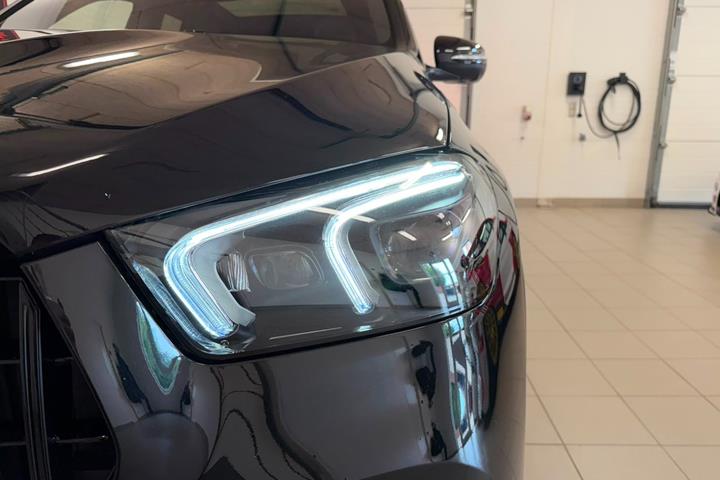 Sort Mercedes GLE350 de fra 2023