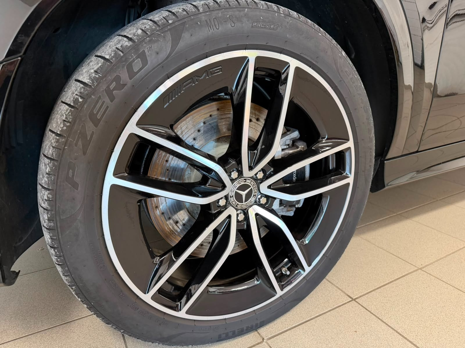Sort Mercedes GLE350 de fra 2023