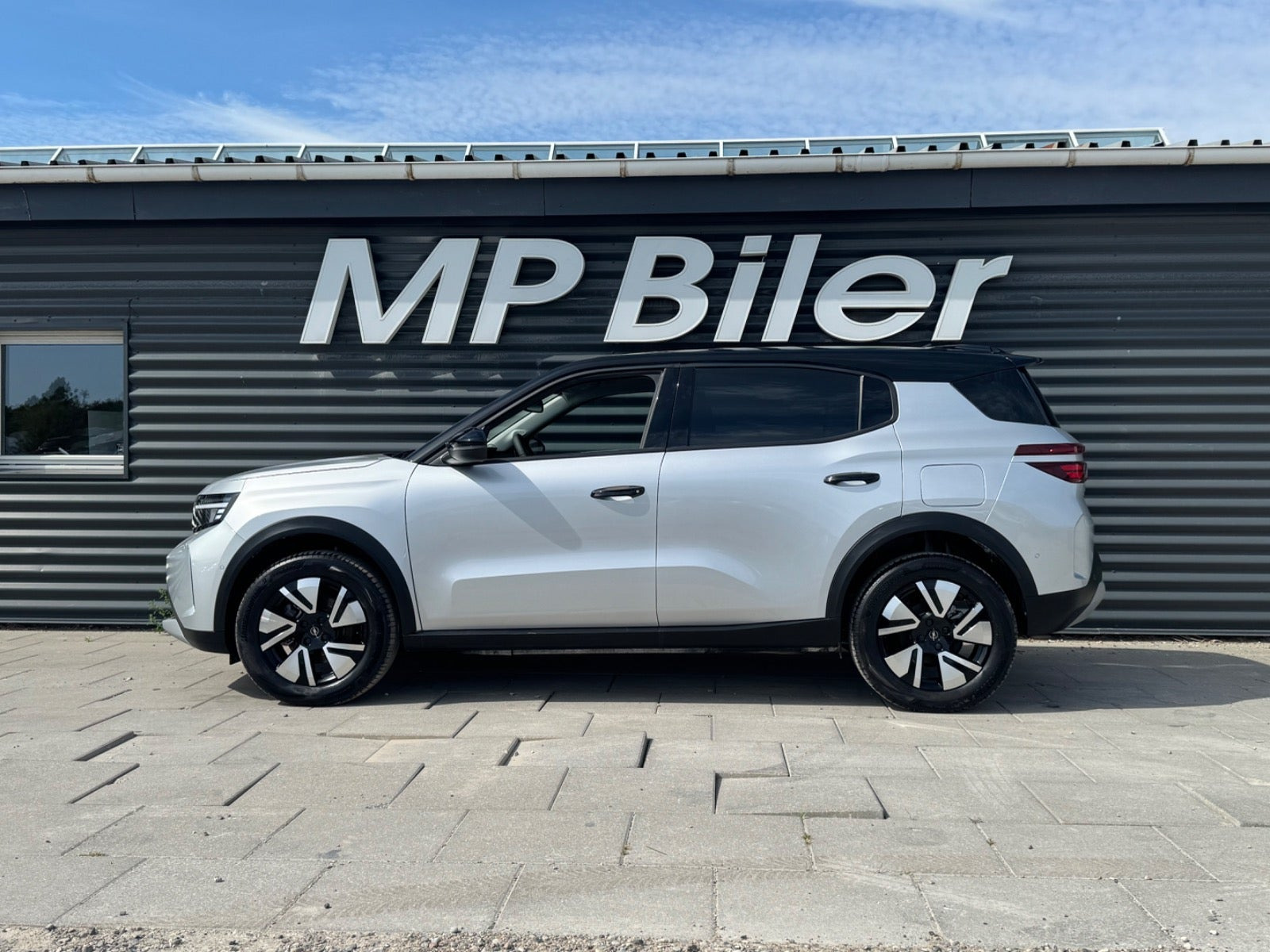 Sølv Opel Frontera fra 2025