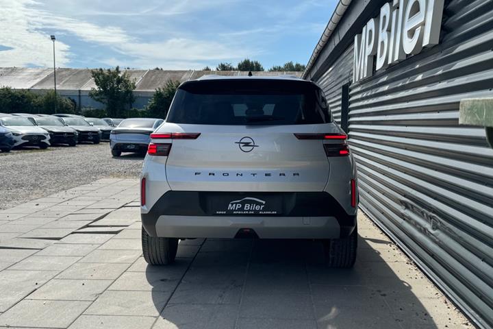 Sølv Opel Frontera fra 2025
