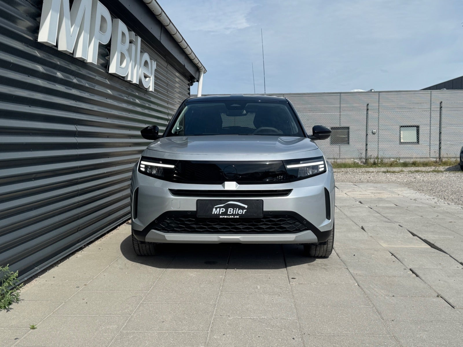 Sølv Opel Frontera fra 2025