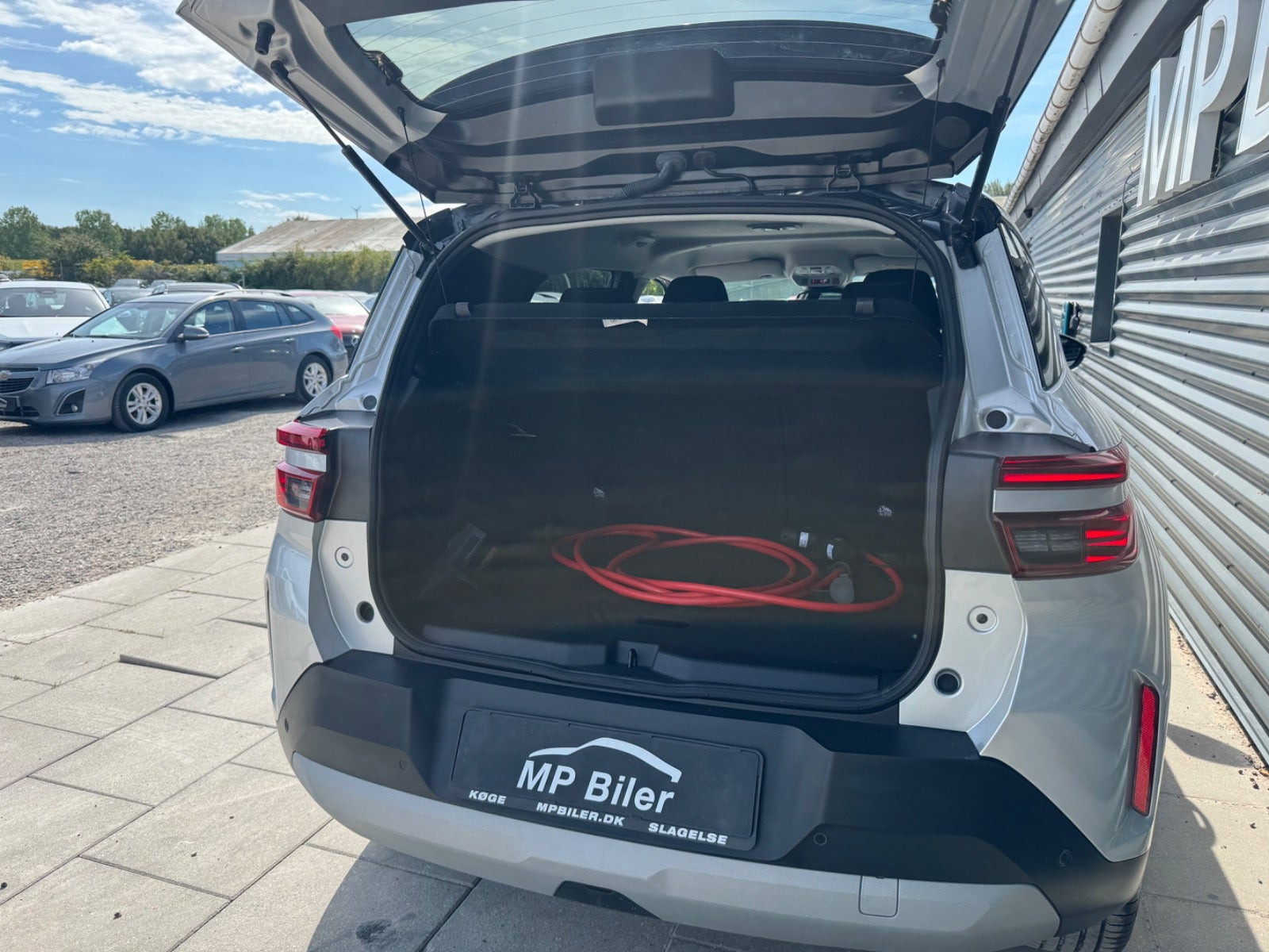 Sølv Opel Frontera fra 2025