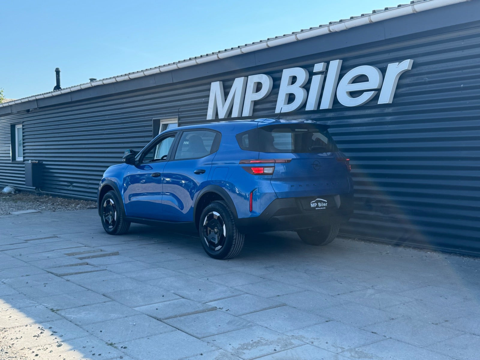 Blå Opel Frontera fra 2025