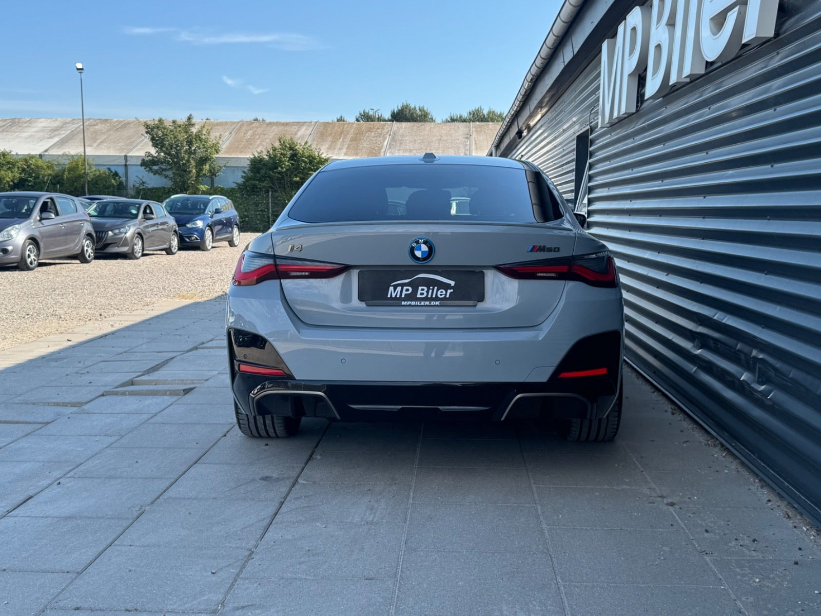 Grå BMW i4 fra 2024