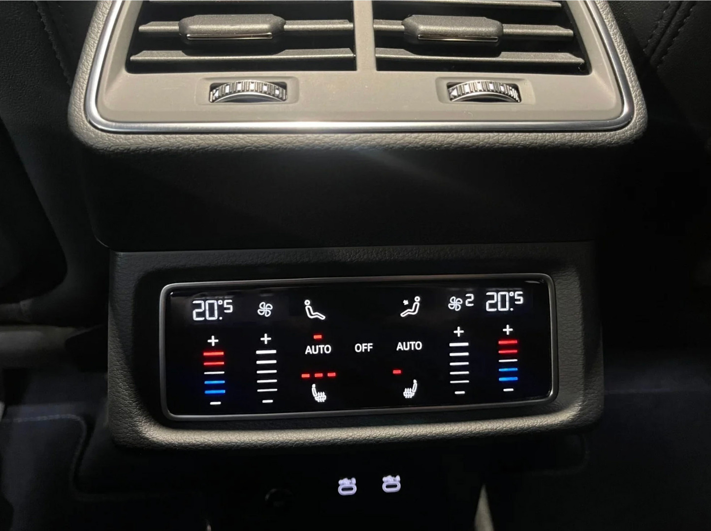 Grå Audi e-tron fra 2021
