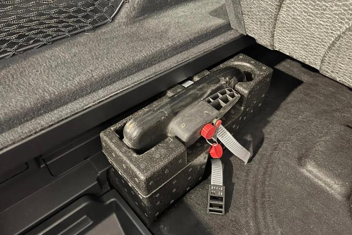 Grå Audi e-tron fra 2021