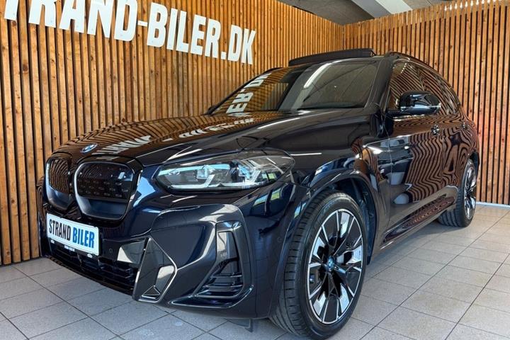 Sort BMW iX3 fra 2023