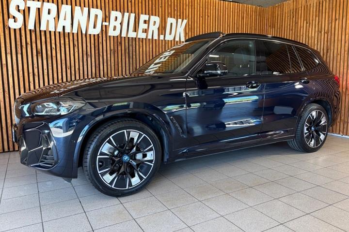 Sort BMW iX3 fra 2023