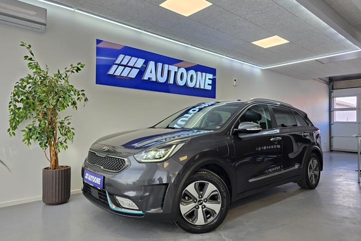 Grå Kia Niro fra 2019