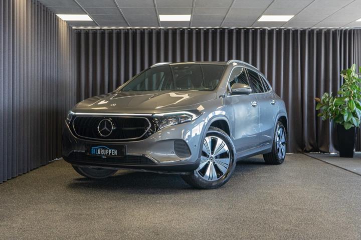 Grå Mercedes EQA250 fra 2021