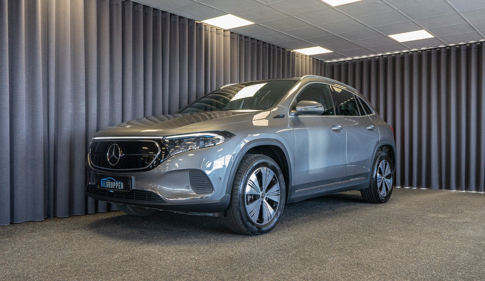 Grå Mercedes EQA250 fra 2021