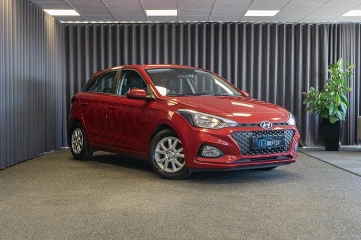 Rød Hyundai i20 fra 2019