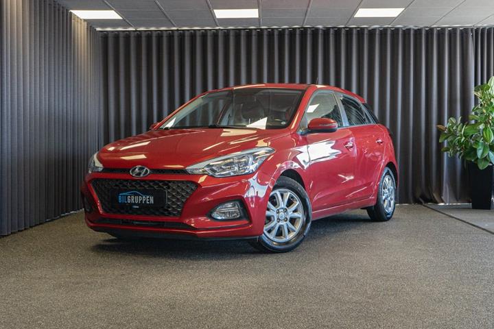 Rød Hyundai i20 fra 2019