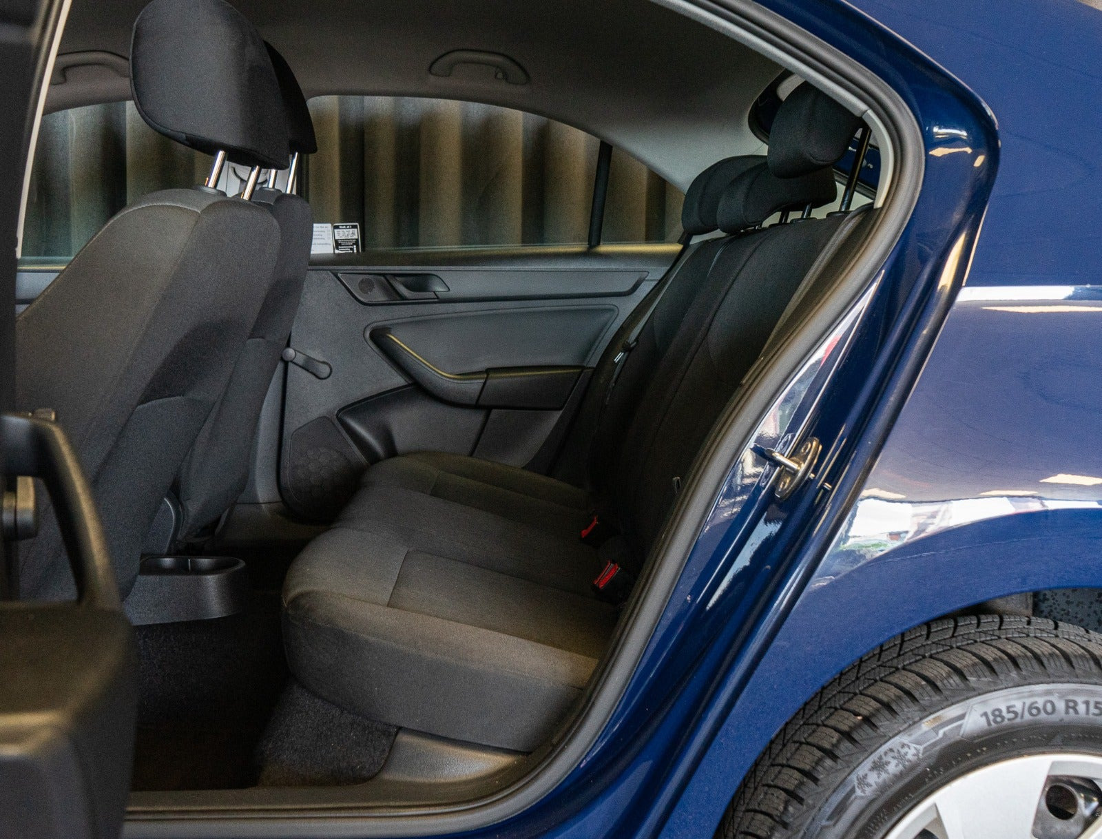 Blå Skoda Rapid fra 2015