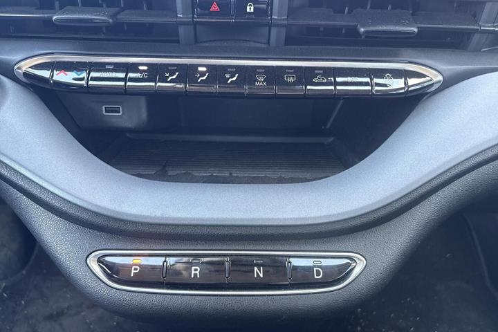 Sort Fiat 500e fra 2025