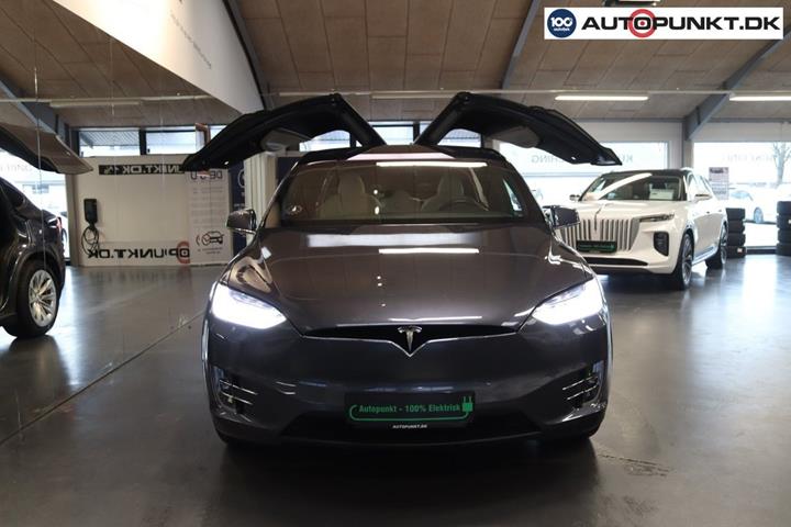 Grå Tesla Model X fra 2020
