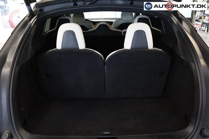 Grå Tesla Model X fra 2020