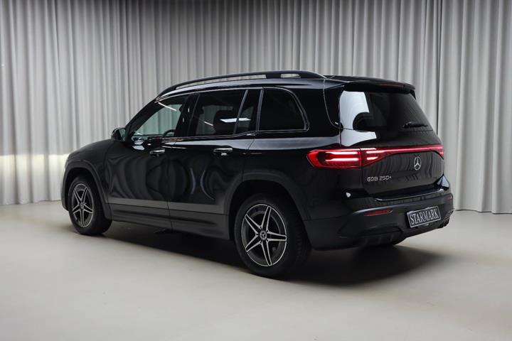 Sort Mercedes EQB250+ fra 2026