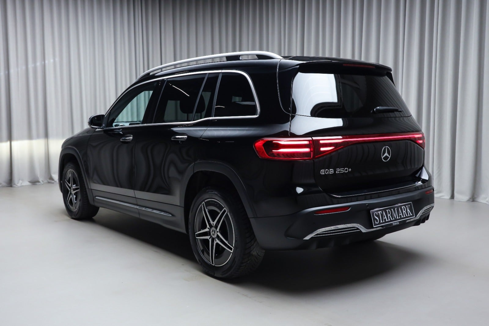 Sort Mercedes EQB250+ fra 2026