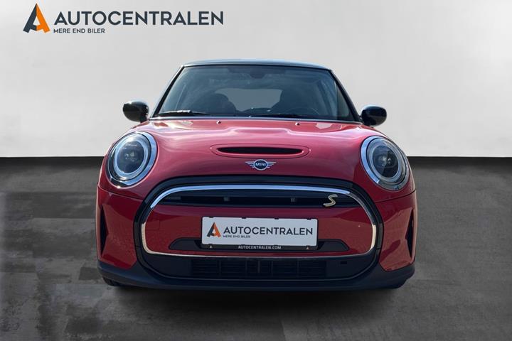 Rød Mini Cooper SE fra 2022
