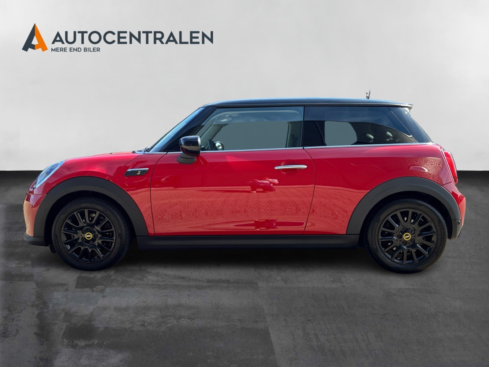 Rød Mini Cooper SE fra 2022