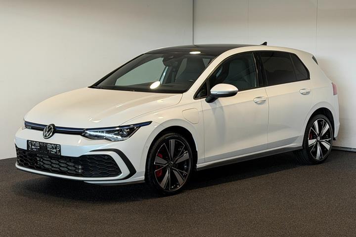 Hvid VW Golf VIII fra 2021