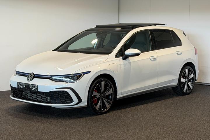 Hvid VW Golf VIII fra 2021